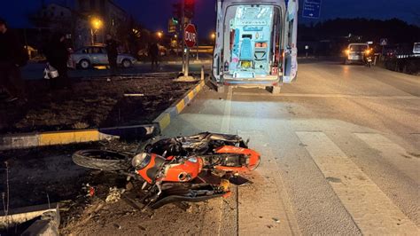 Kastamonu'da otomobille çarpışan elektrikli motosikletteki 2 kişi yaralandı - Son Dakika Haberleri